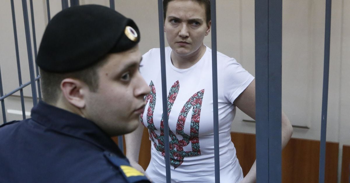 Савченко привезли до Басманного суду.