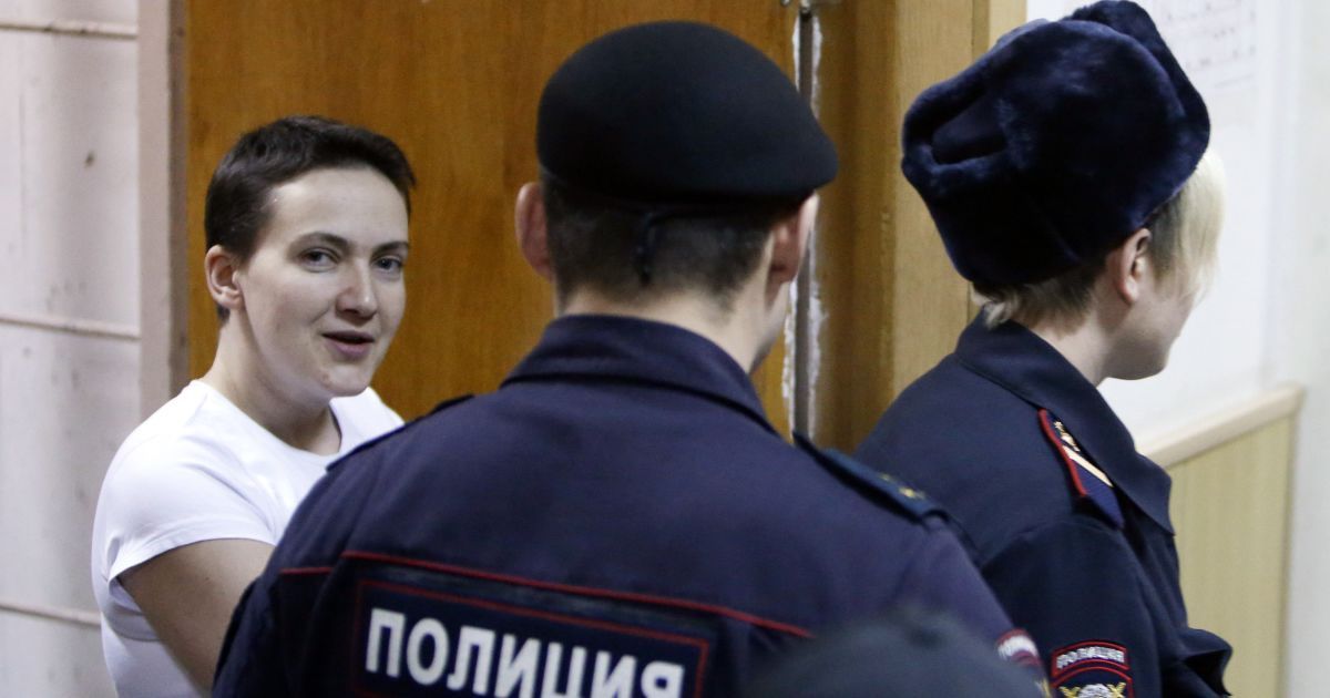 Савченко продолжает находиться в российском плену.