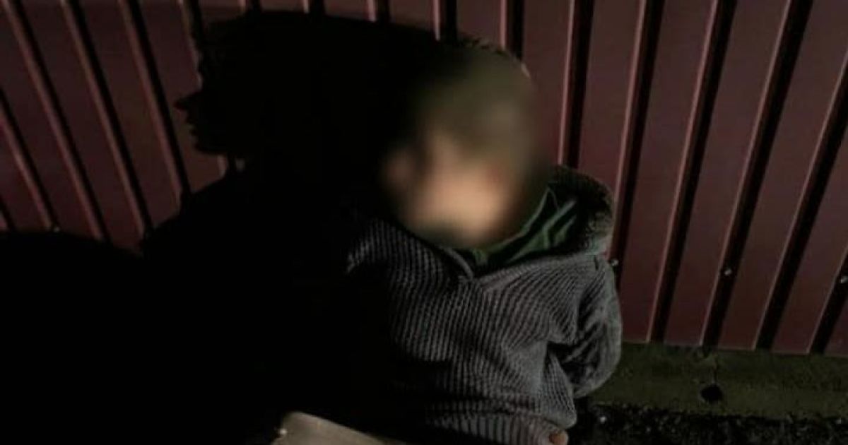 Убил родного отца: в Киевской области "на горячем" задержали 23-летнего парня (видео)