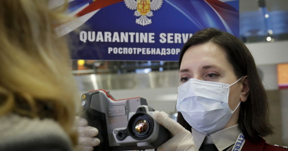На вулицю лише зі спецперепустками: у Москві посилюють карантинні заходи через коронавірус