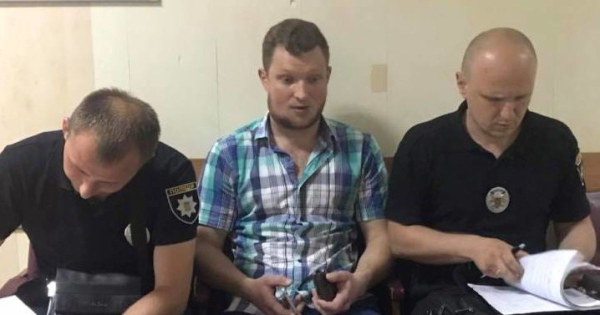 Сломана челюсть, повреждены зубы и сотрясение мозга: в Полтаве избили журналиста