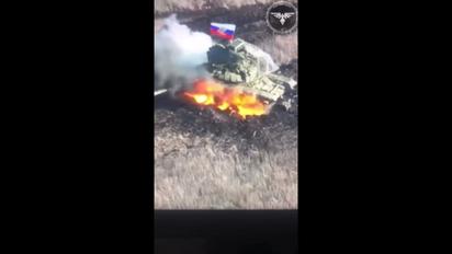 Під Авдіївкою підірвався "парадний" танк окупантів