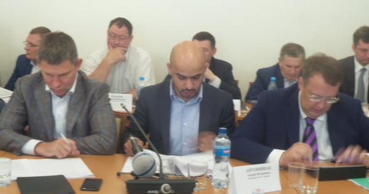 Народный депутат обещает, что завтра придет на допросы