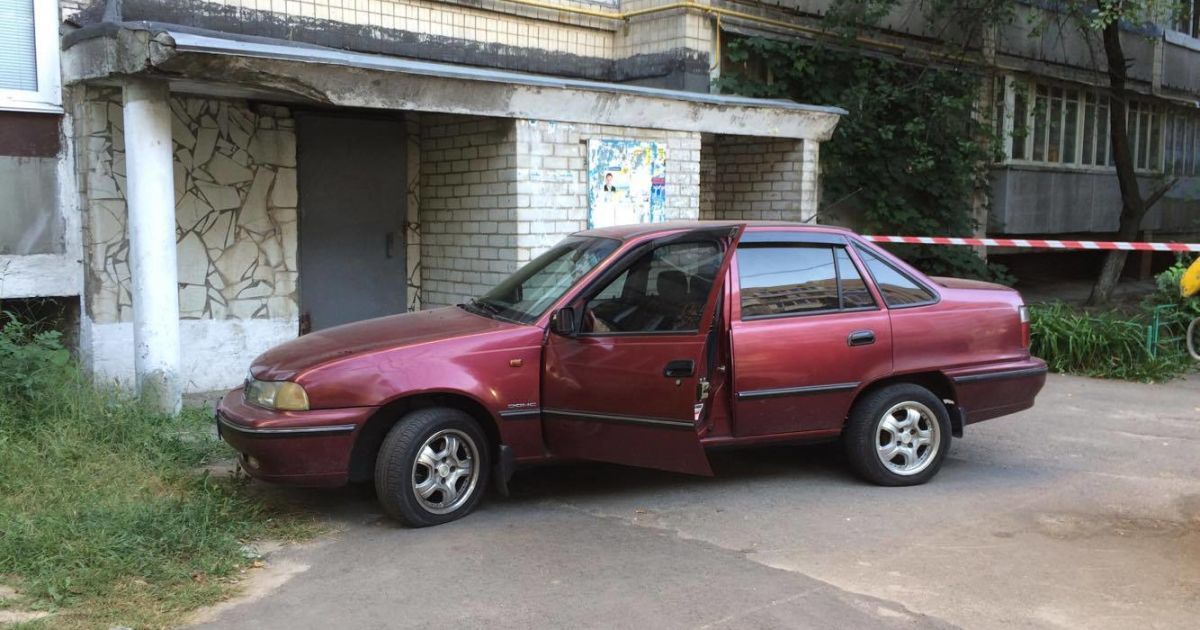 У Києві у припаркованому біля будинку авто знайшли мертвого чоловіка_3 / © ТСН.ua
