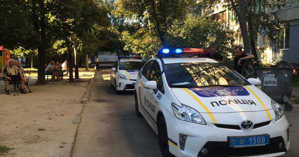У Києві у припаркованому біля будинку авто знайшли мертвого чоловіка_2 / © ТСН.ua