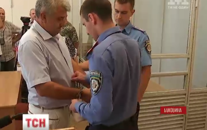 Сельский голова-взяточник из Буковины получил восемь лет тюрьмы с конфискацией имущества