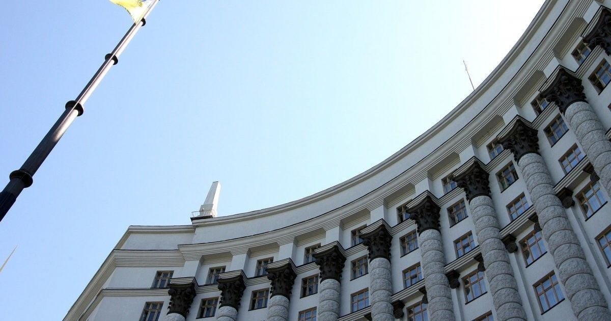 В Кабмине решили направлять средства со штрафов на безопасность движения