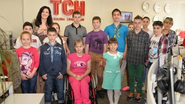 Соломія Вітвіцька до Дня захисту дітей провела на каналі «1+1» екскурсію для дітей з інвалідністю_2 / © прес-служба каналу "1+1"