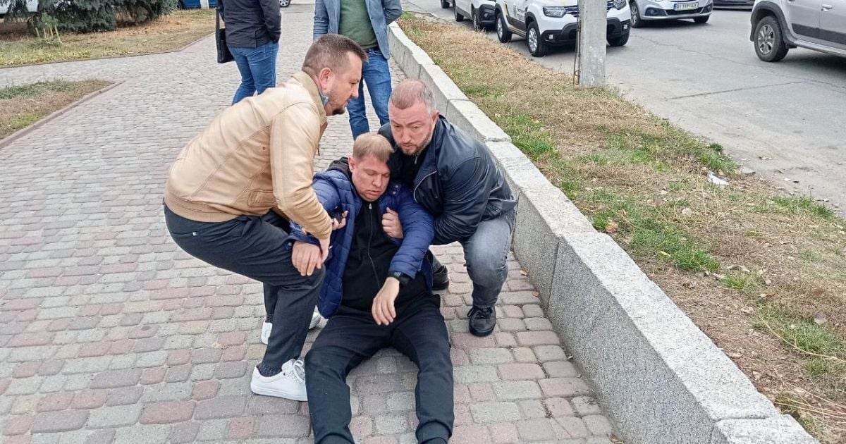 Депутат Полтавского горсовета Евгений Дикань потерял сознание во время следственных действий/Фото: издание "Полтавщина"