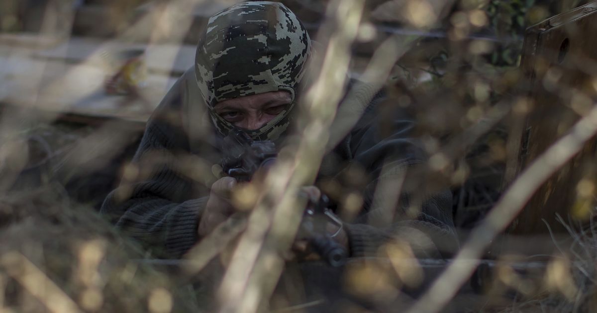 Бойовики продовжують обстріли