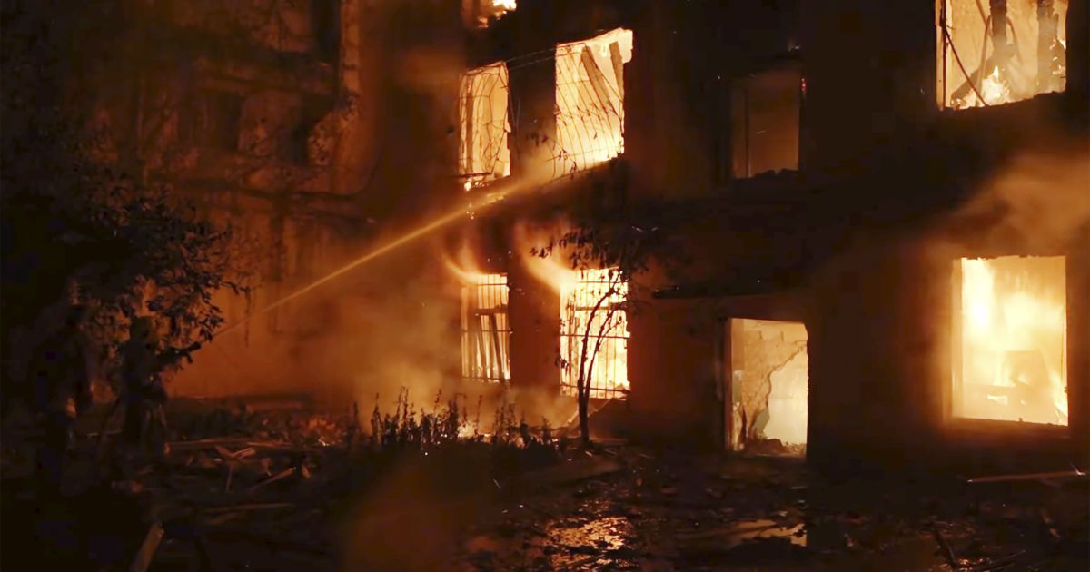 Росіяни продовжують обстріли українських міст