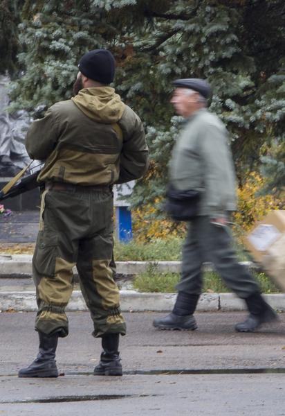 Боевики открыли огонь по избирателям
