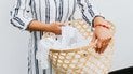 Почему белье становится жестким после стирки и что с ним сделать
