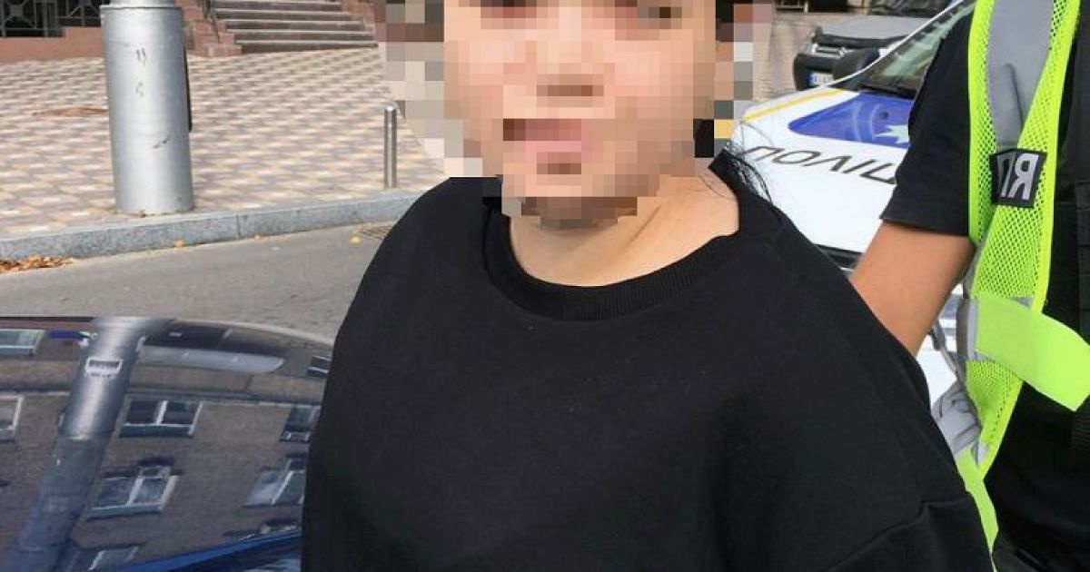 Спецпризначенці затримали двох жінок, які ошукали пенсіонера у Шевченківському районі столиці