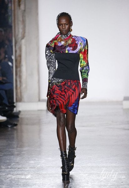 Колекція Versace прет-а-порте сезону осінь-зима 2018-2019 / © East News