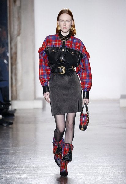 Колекція Versace прет-а-порте сезону осінь-зима 2018-2019 / © East News