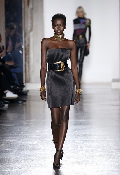 Колекція Versace прет-а-порте сезону осінь-зима 2018-2019 / © East News