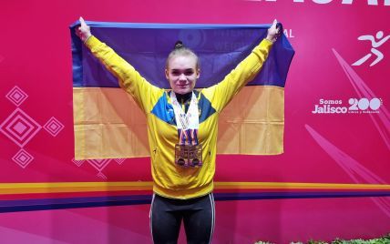 Украинская тяжелоатлетка стала абсолютной чемпионкой мира среди юниорок