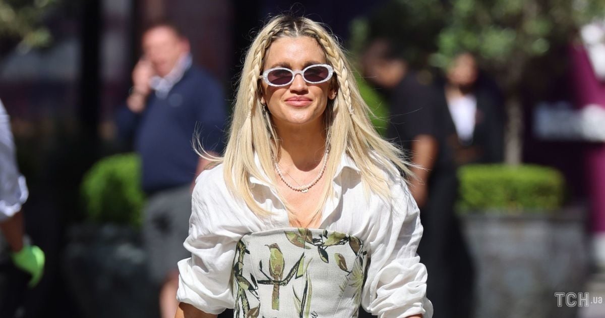 Эшли Робертс