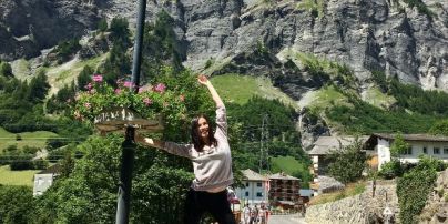 В спортивном наряде на фоне гор: Надя Мейхер поделилась снимками с отдыха