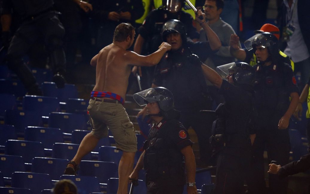 Бійка фанатів ЦСКА зі стюардами / © Reuters