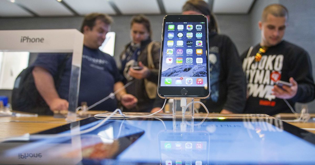 Подросток собирался купить iPhone 6 за украденный артефакт.