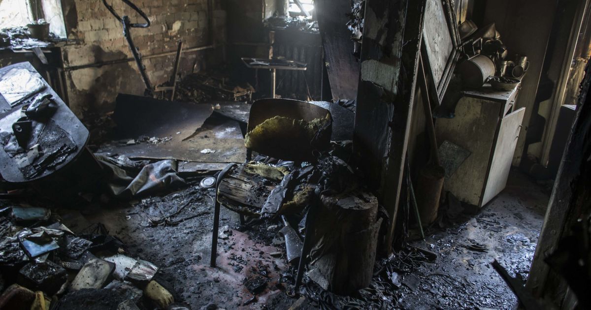 Бойовики продовжують обстріли житлових будинків