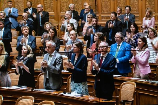 Зеленський звернувся до парламенту Швейцарії