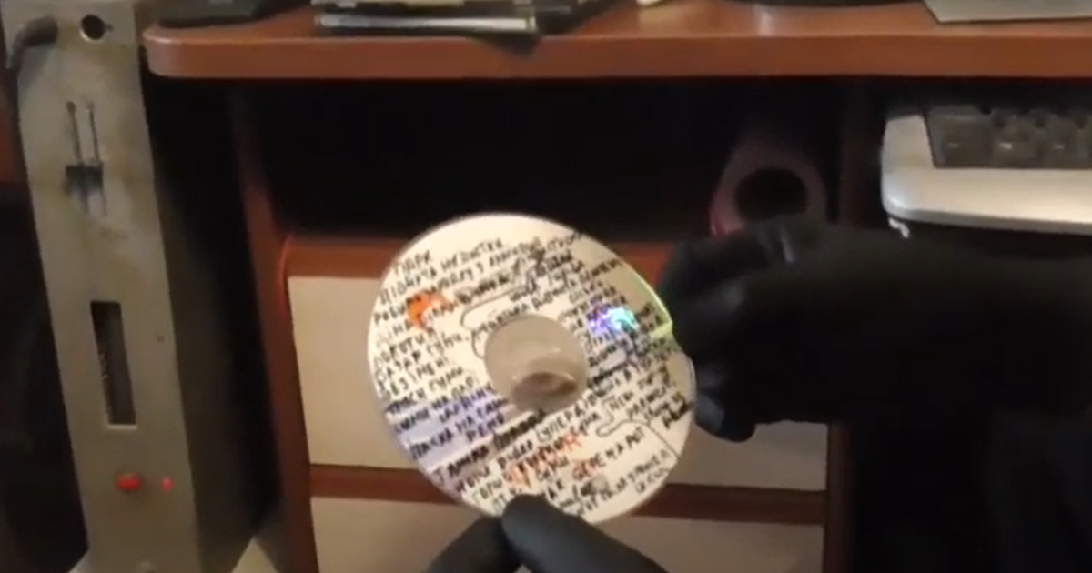 Заявив, що "не дивився, скільки років": в Сумах у чоловіка знайшли 19 дисків із дитячим порно (відео)