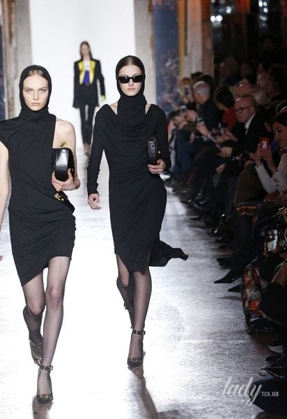 Колекція Versace прет-а-порте сезону осінь-зима 2018-2019 / © East News
