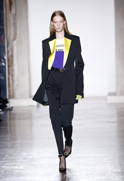 Колекція Versace прет-а-порте сезону осінь-зима 2018-2019 / © East News