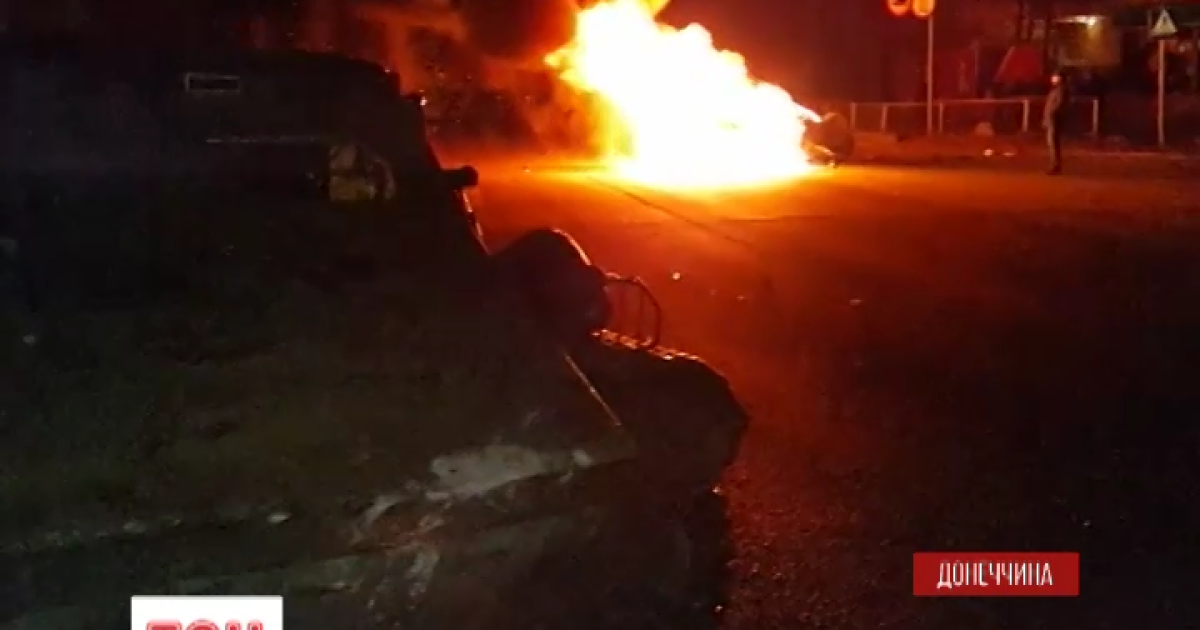 Люди до пізньої ночі вимагали видати їм військових, винних у ДТП