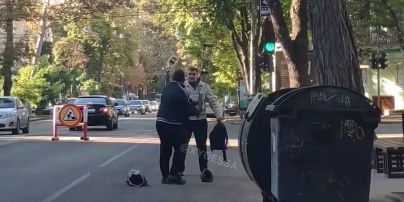 В Одессе два мужчины подрались на костылях