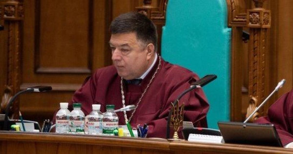 "Я даже не угрожаю": Зеленский надеется, что в 2021 году перезагрузка КСУ начнется с Тупицкого