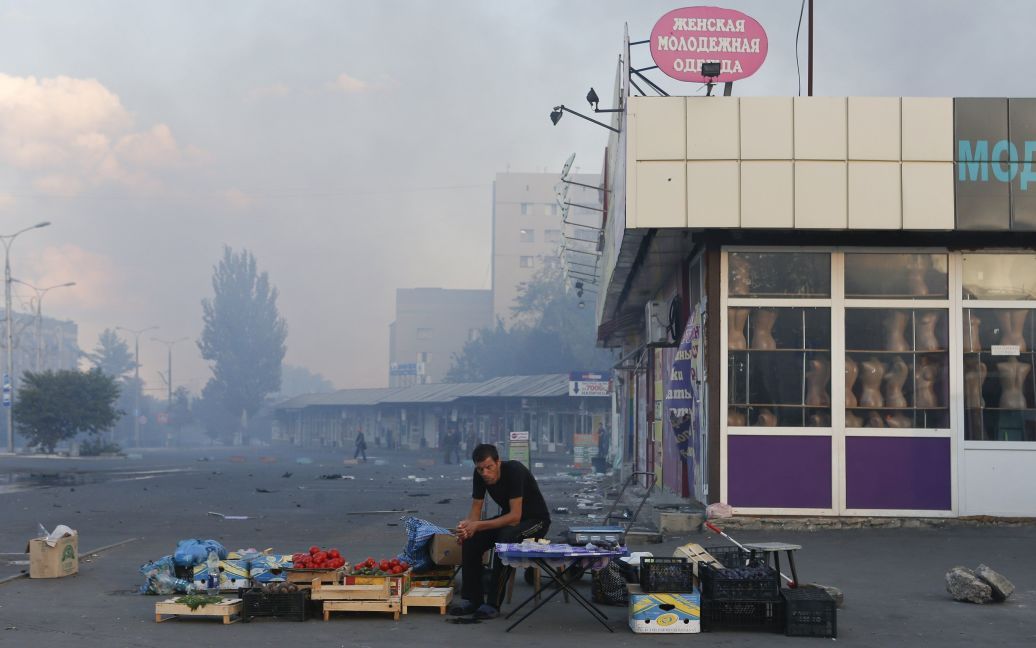 Привокзальна площа в Донецьку майже повністю зруйнована / © Reuters