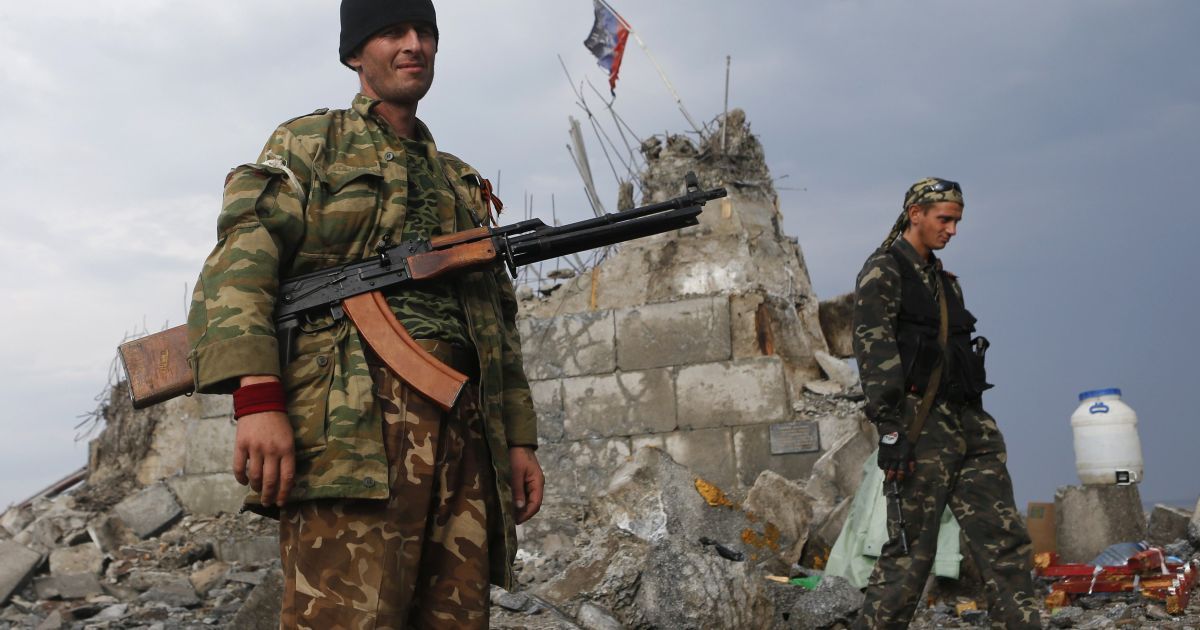 Боевики силком свезли дитей в школу