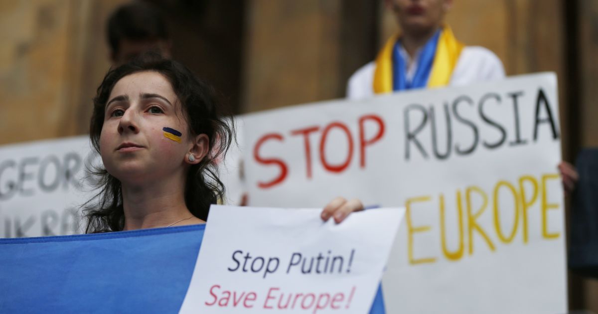 У Тбілісі палили портрети Путіна / © Reuters