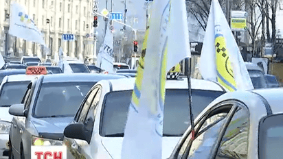Зранку на Хрещатику знову палали шини