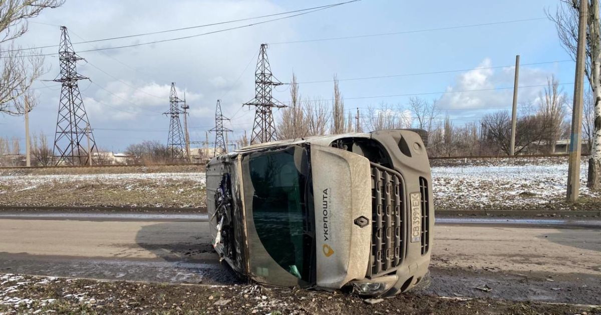 Російський дрон актакував автівку "Укрпошти"