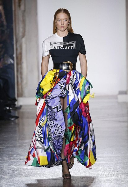 Колекція Versace прет-а-порте сезону осінь-зима 2018-2019 / © East News