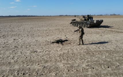 На Київщині російські солдати переїхали танком свого ж командира: в чому причина