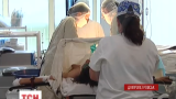 В Днепропетровске сотни людей сдали кровь для раненой медсестры-добровольца