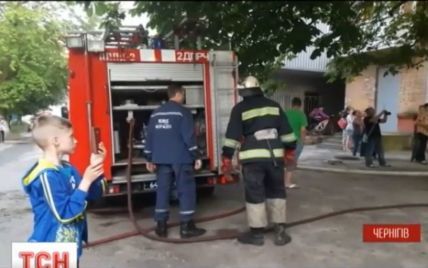 В Чернигове во время пожара едва не погиб ребенок