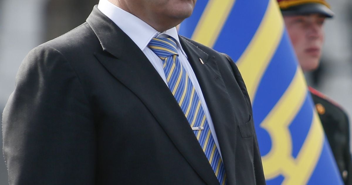 Порошенко:  в осяжній історичній перспективі над Україною постійно, на жаль, буде військова загроза