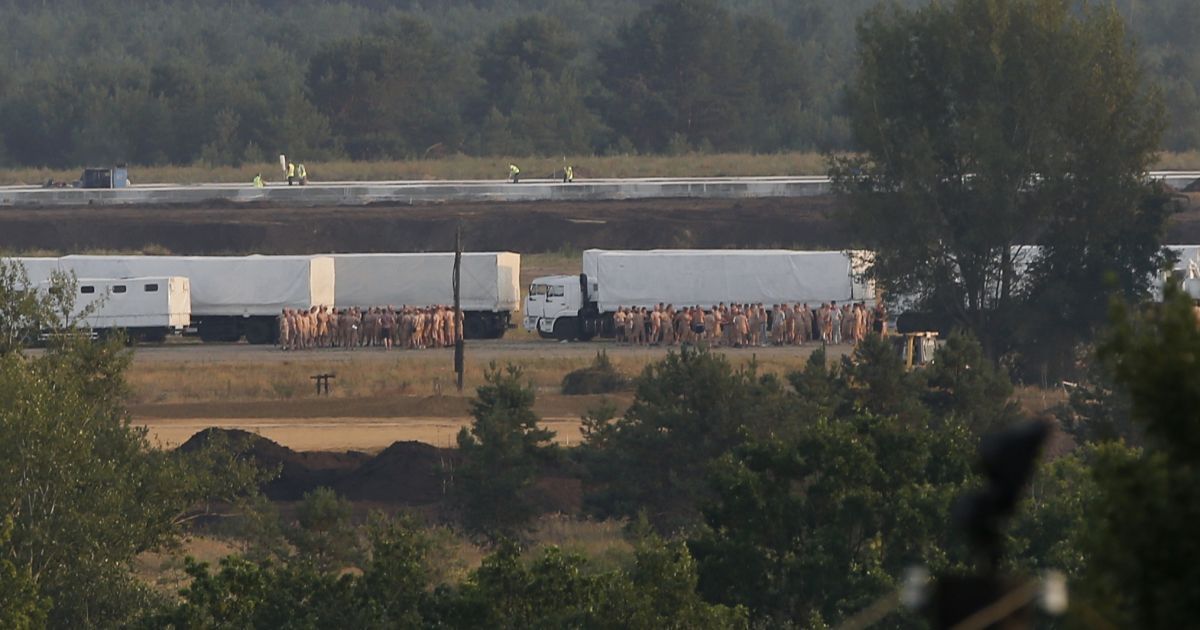 Колонна российского "гуманитарного конвоя" остановилась в Воронеже