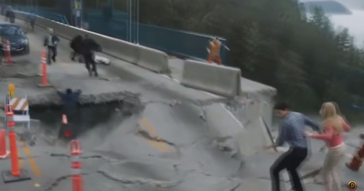 В Сети показали альтернативный ролик строительства моста