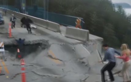 Все через ж*пу, это же Россия: Юзеры сходят с ума от видео о строительстве моста в Крым
