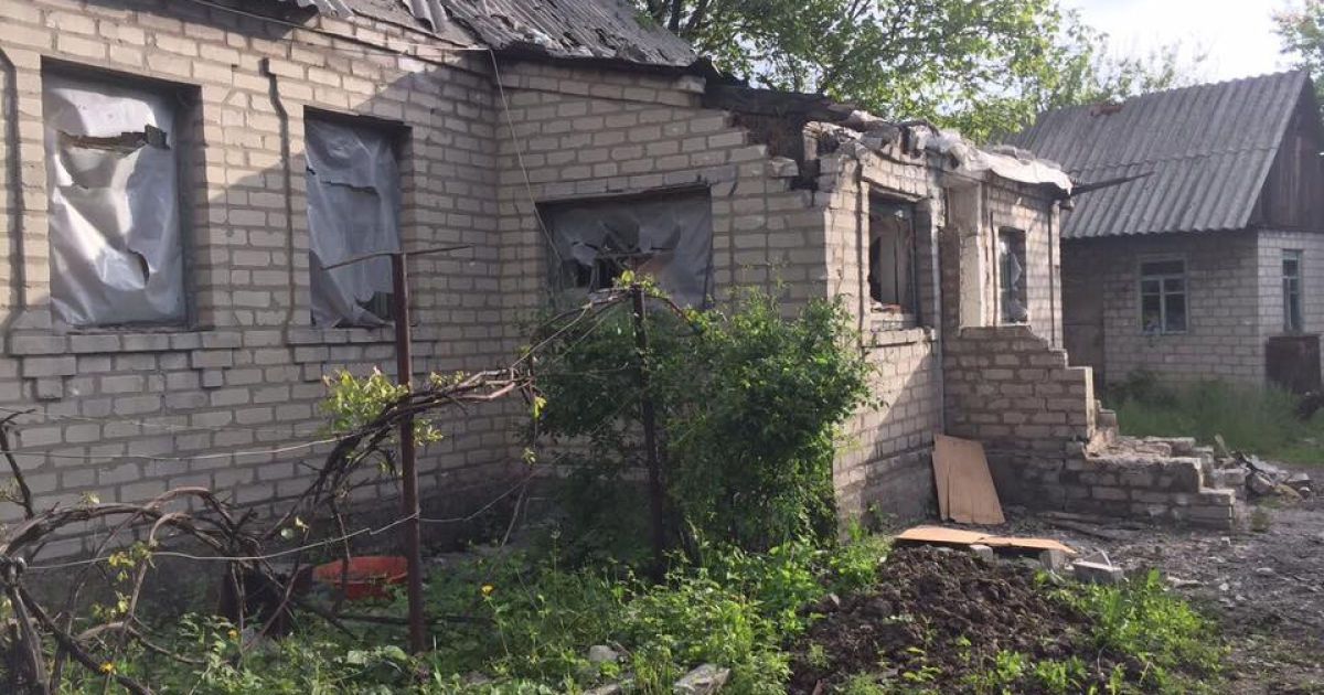 У поліції Донеччини заявили, що ремонтників розвалених будинків в Авдіївці обрали незаконно
