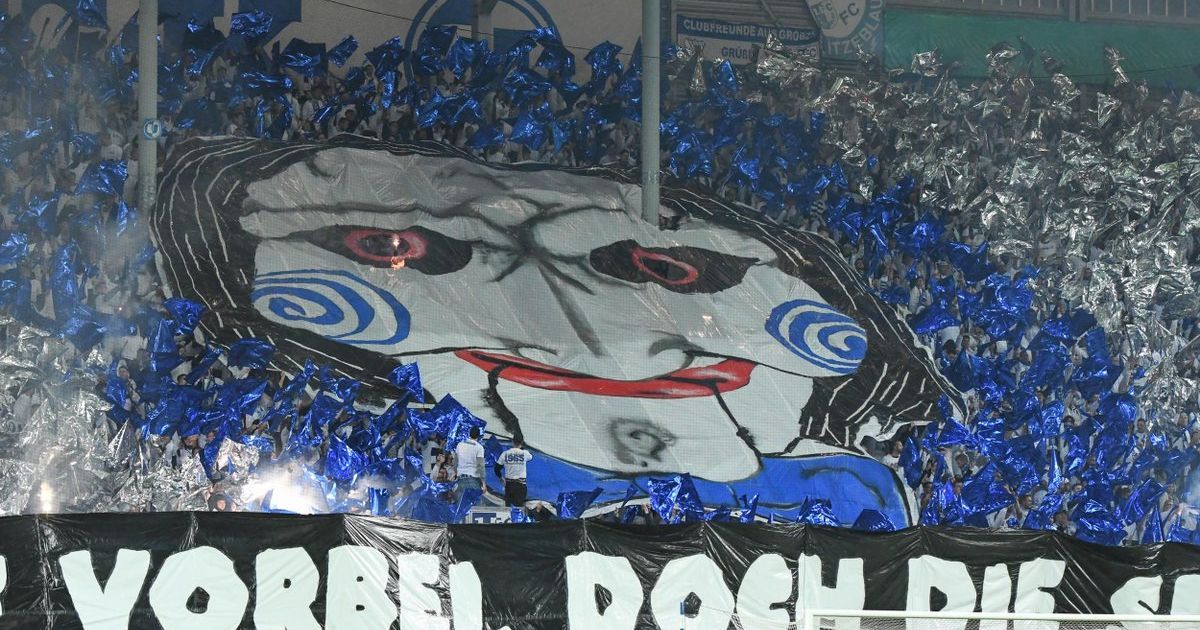 Фанати клубу з третьої ліги Німеччини зустріли "Боруссію" страховитим перфомансом
