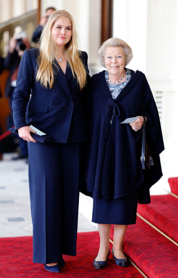 Принцеса Катаріна-Амалія зі своєю бабусею – колишньою королевою Беатрікс / © Getty Images